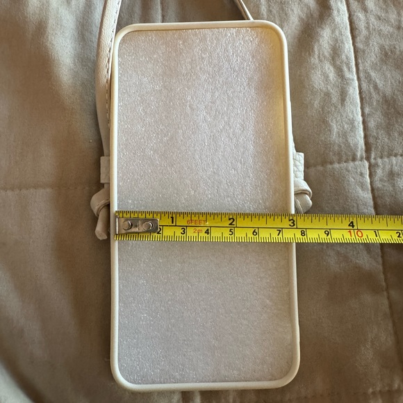 New never used Iphone case that fits 11 pro max 3" x 6". - Picture 3 of 3